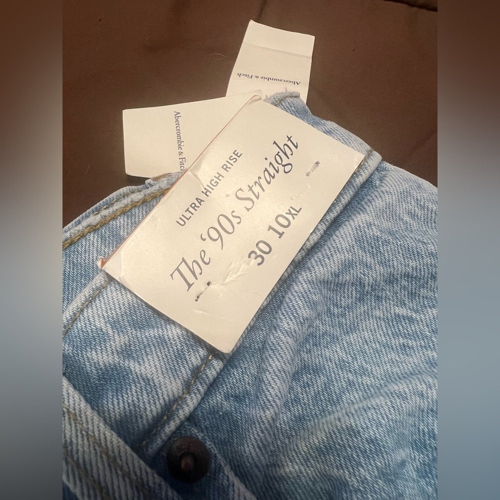 Abercrombie and Fitch The 90’s Straight Jeans - Picture 3 of 4